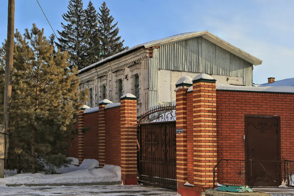 Здание частной городской школы (Омск)