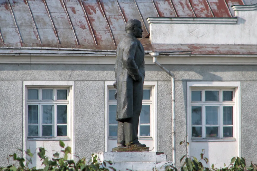 Памятник В.И. Ленину (Тевриз)
