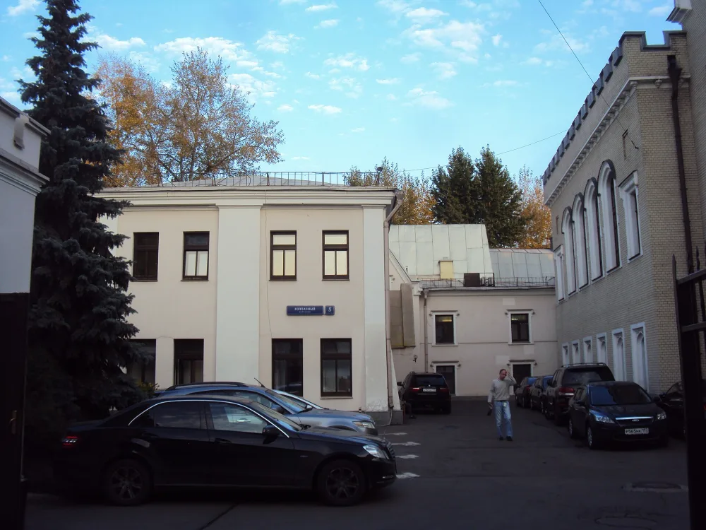 Службы (конюшни, каретный сарай) (Басманный)