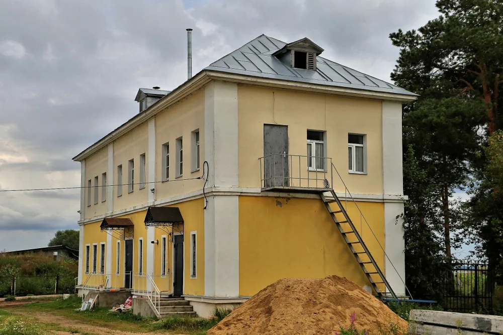 Корпус братский (Ростов)