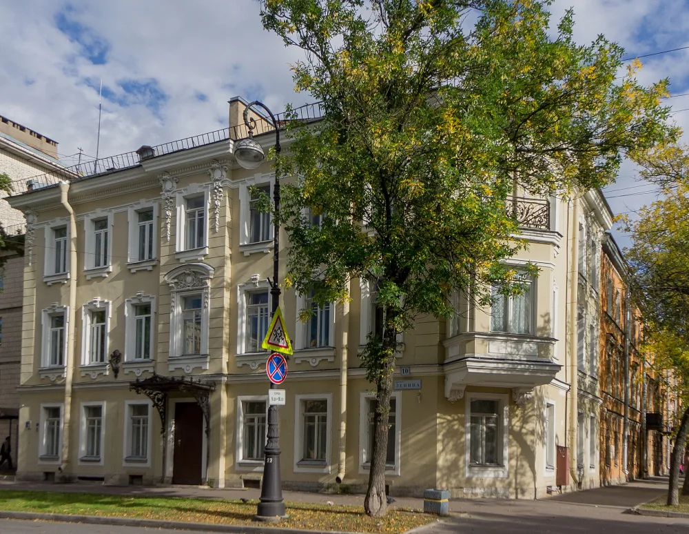 Жилой дом (Кронштадт)