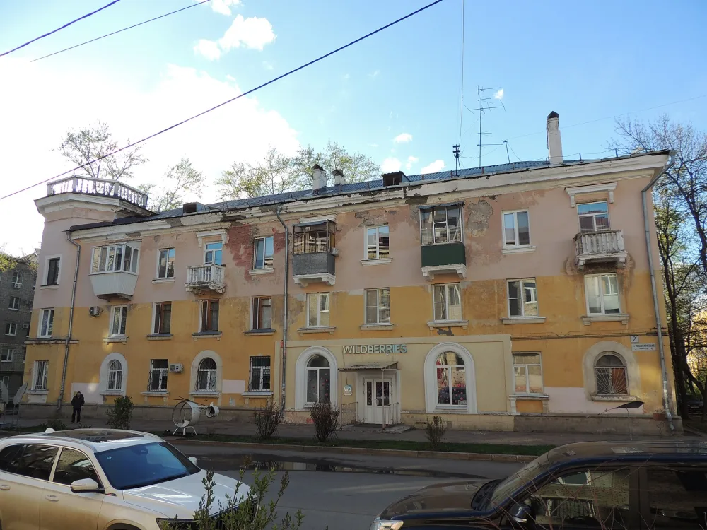 Жилой дом с административными помещениями
