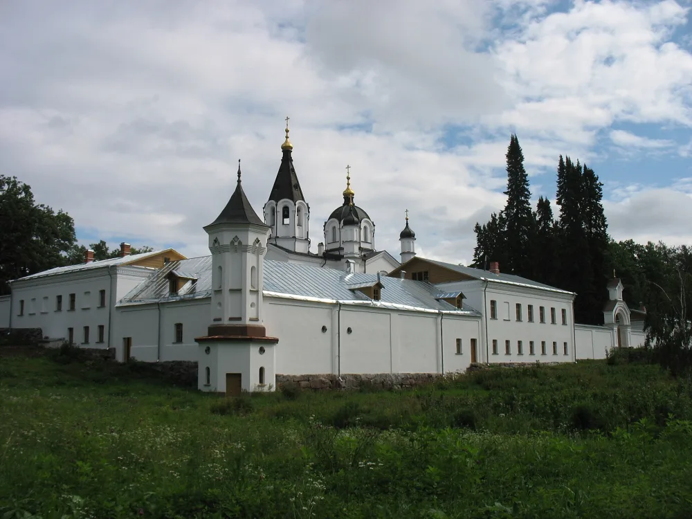 Ограда с четырьмя угловыми башнями и воротами (Сортавальское г.п.)