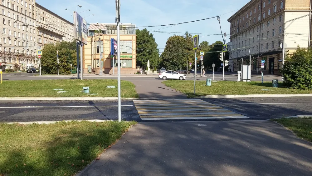Площадь Академика Басова