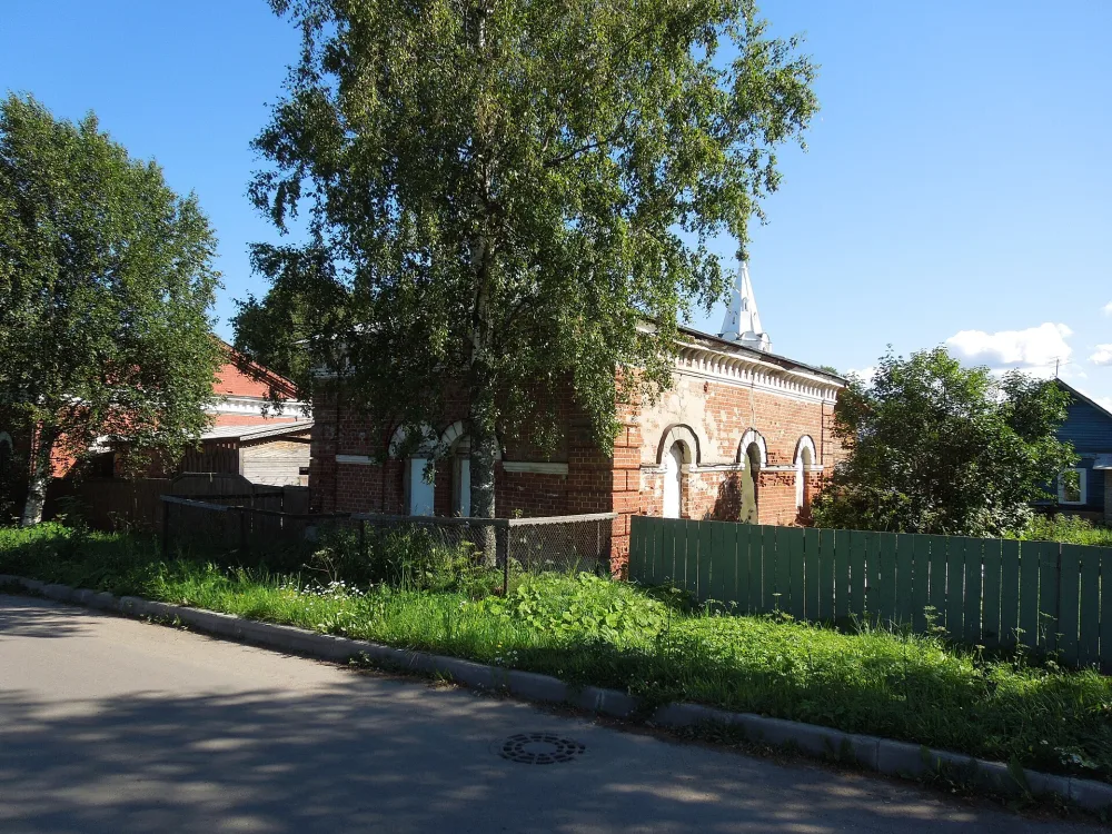 Здание казарм (Белозерск)