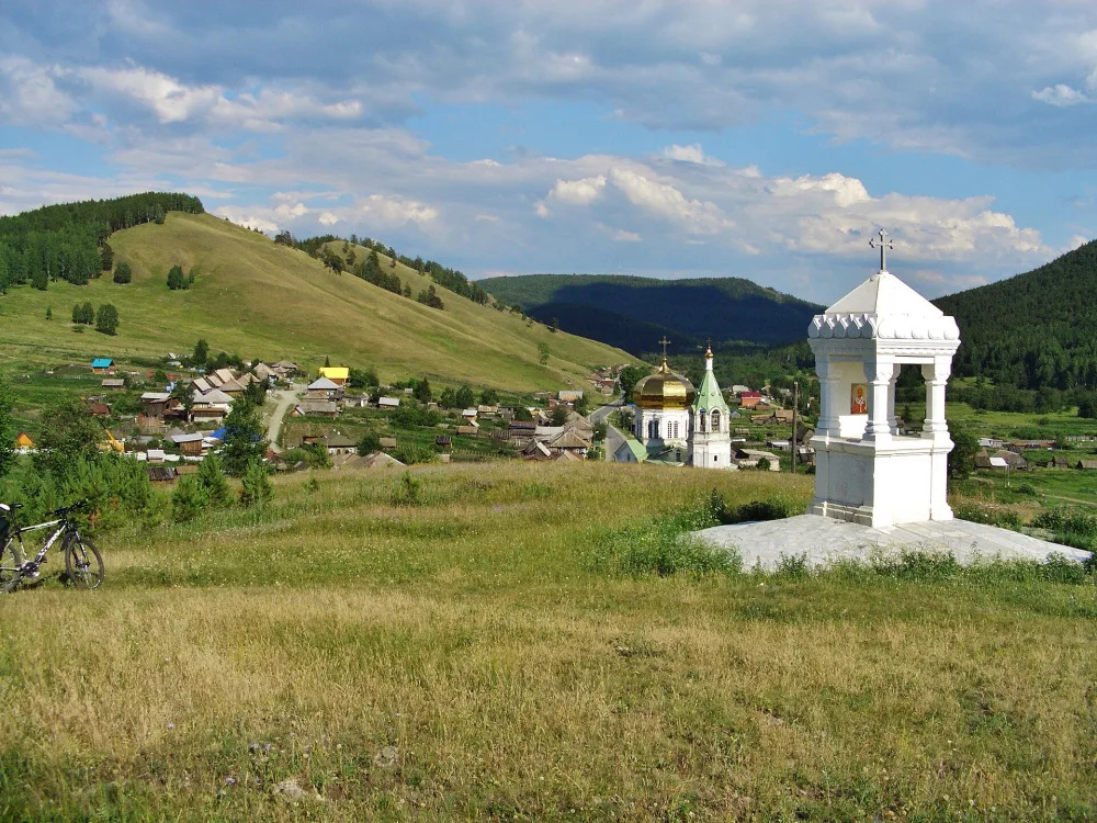 Церковь Крестовоздвиженская (Сыростан)