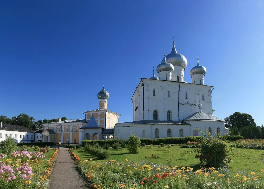 Сад пейзажной планировки (Хутынь)