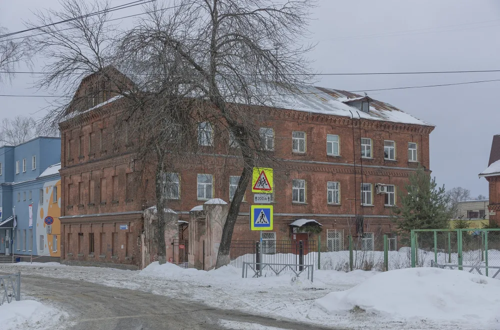 Здание кондитерской фабрики Патеревского (Ярославль)