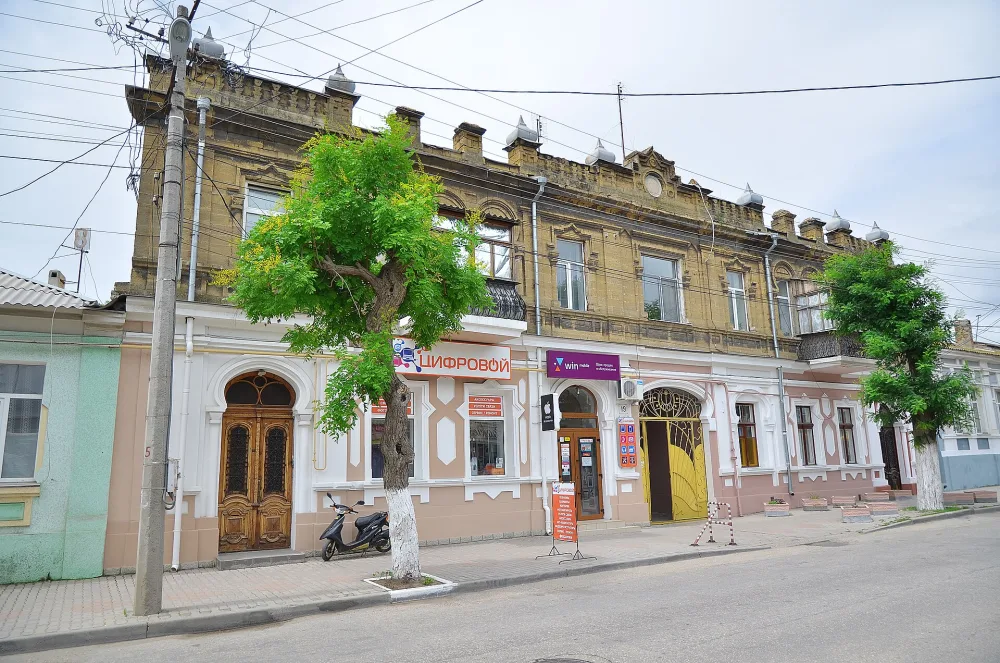 Pionerskaya Street, 19 (Yevpatoria)