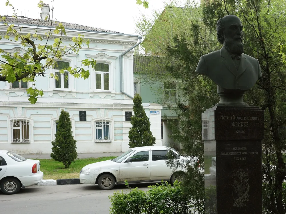 Дом семьи Платовых, где в 1861-1893 гг. жил академик пейзажной живописи Л.Х. Фрикке (Новочеркасск)