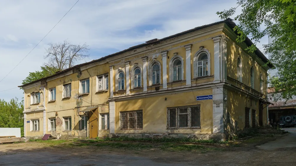 Флигель