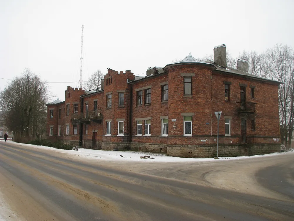 Особняк с башенкой (Ивангород)