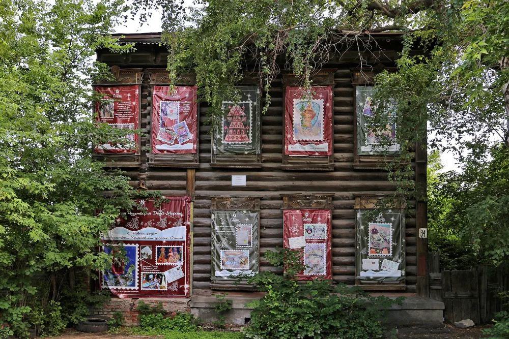 Особняк, образец застройки улицы (Омск)