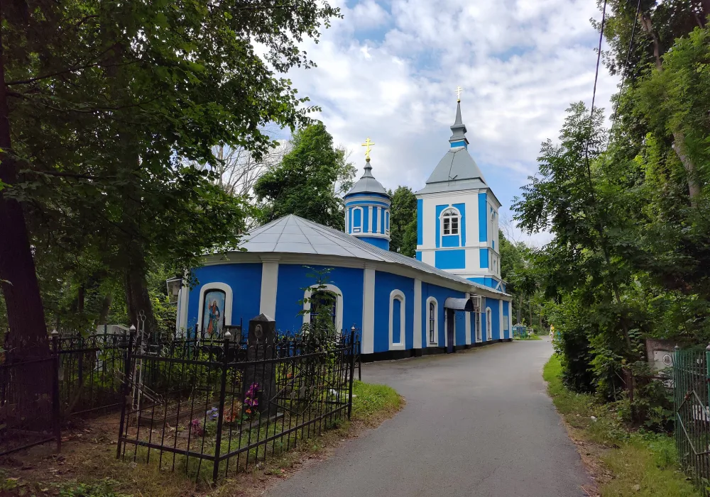 Казанская церковь с интерьером