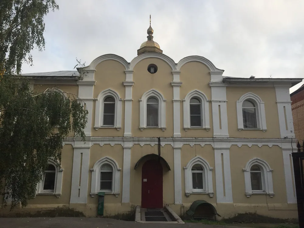 Александро-Мариинский дом призрения. Церковь Рождества Пресвятой Богородицы с главным домом (Сергиев Посад)