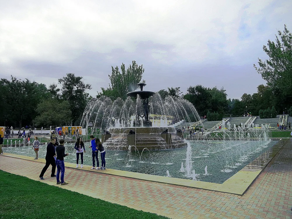 Фонтан на Театральной площади (Ростов-на-Дону)