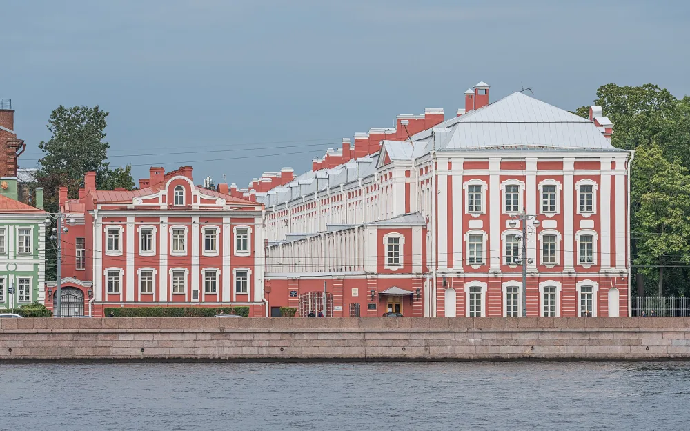 Здание Двенадцати коллегий