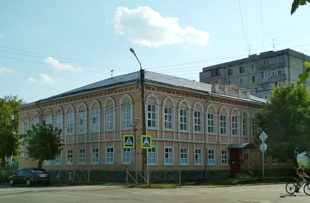 Здание гимназии (Шадринск)