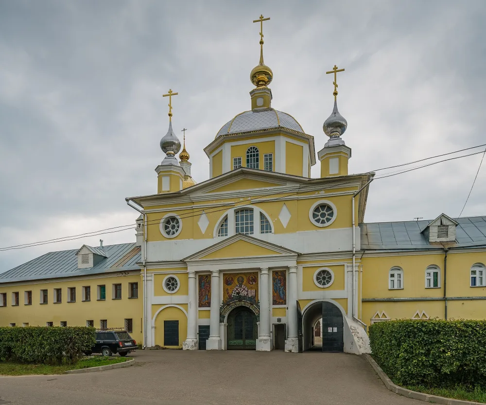 Церковь Преображения Господня (надвратная) (Введеньё)