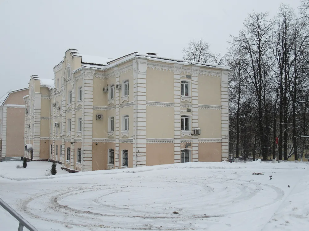 площадь Свободы 8