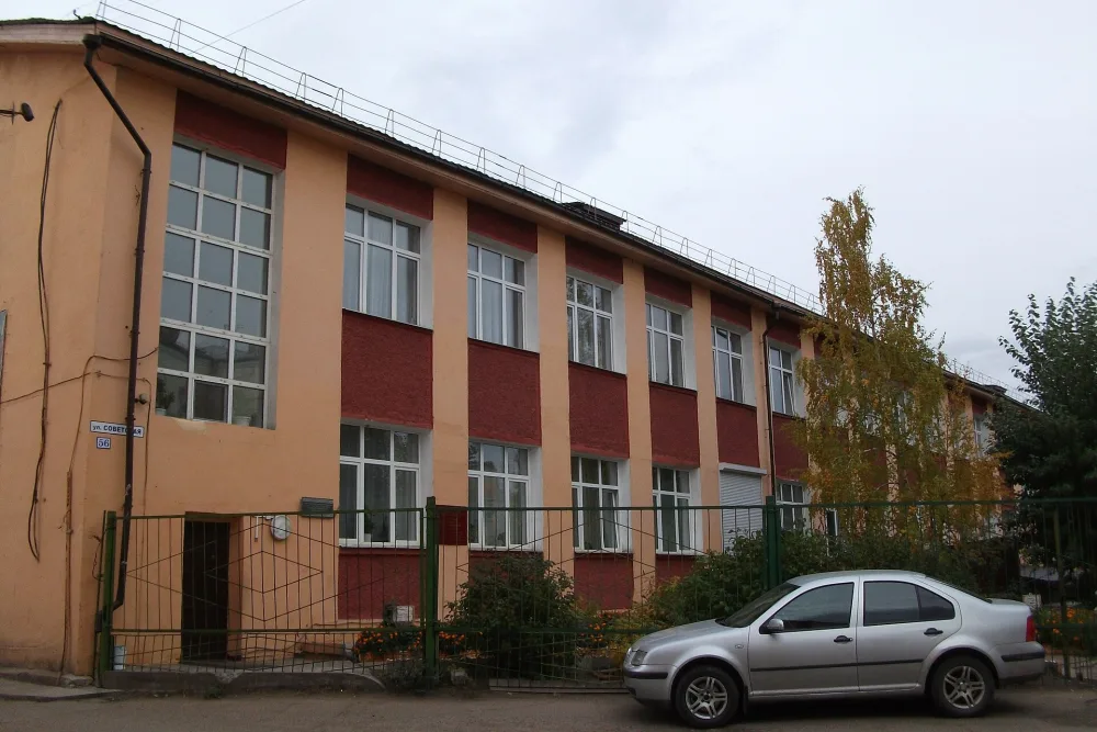 Здание бывшей партийной школы обкома КПСС, ныне сельхозтехникум, где в годы Великой Отечественной войны размещался лечебный корпус эвакогоспиталя № 1486