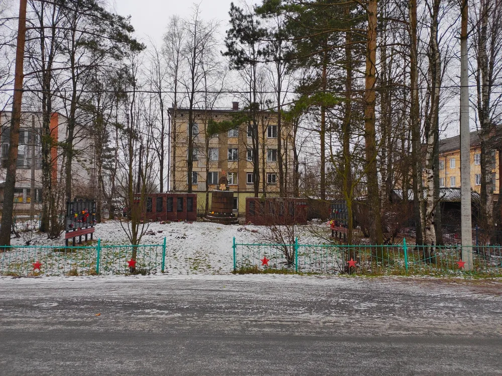 Братская могила советских воинов, погибших в борьбе с фашистскими захватчиками (Ладва)