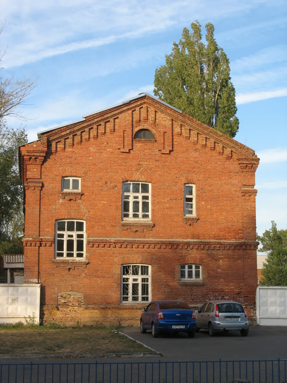 Здание казармы
