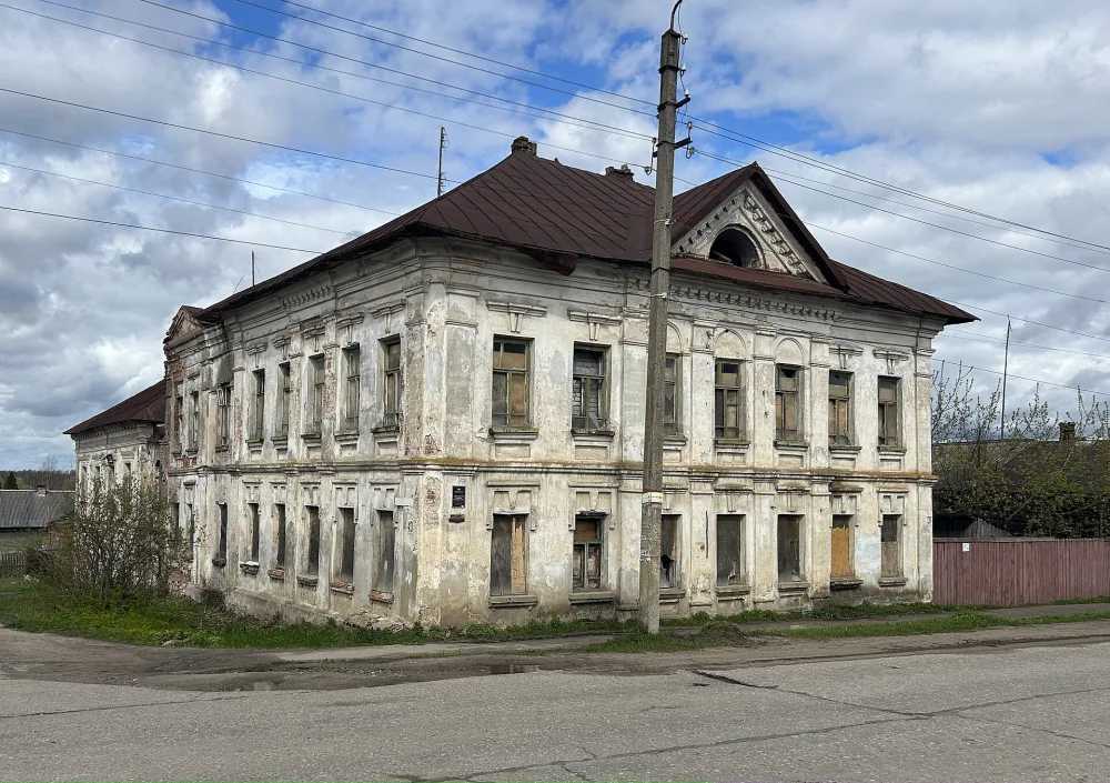 Жилой дом (здание земской больницы) (Судиславль)