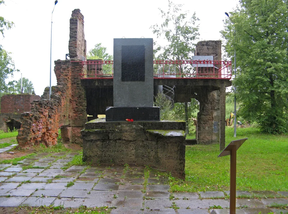 Памятник «Эхо войны»