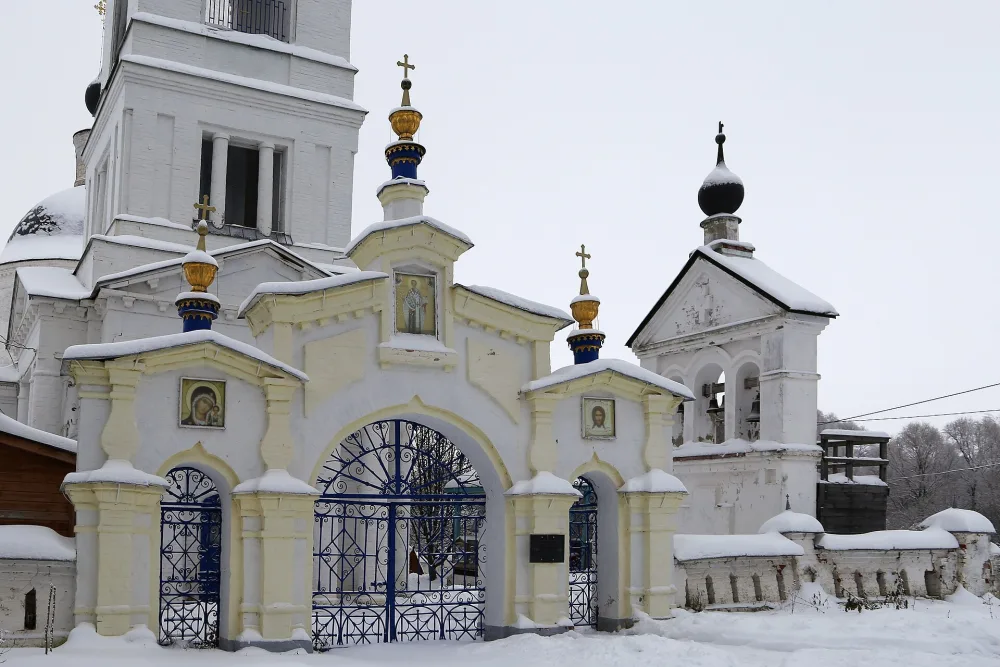 Ограда с воротами (Новое)