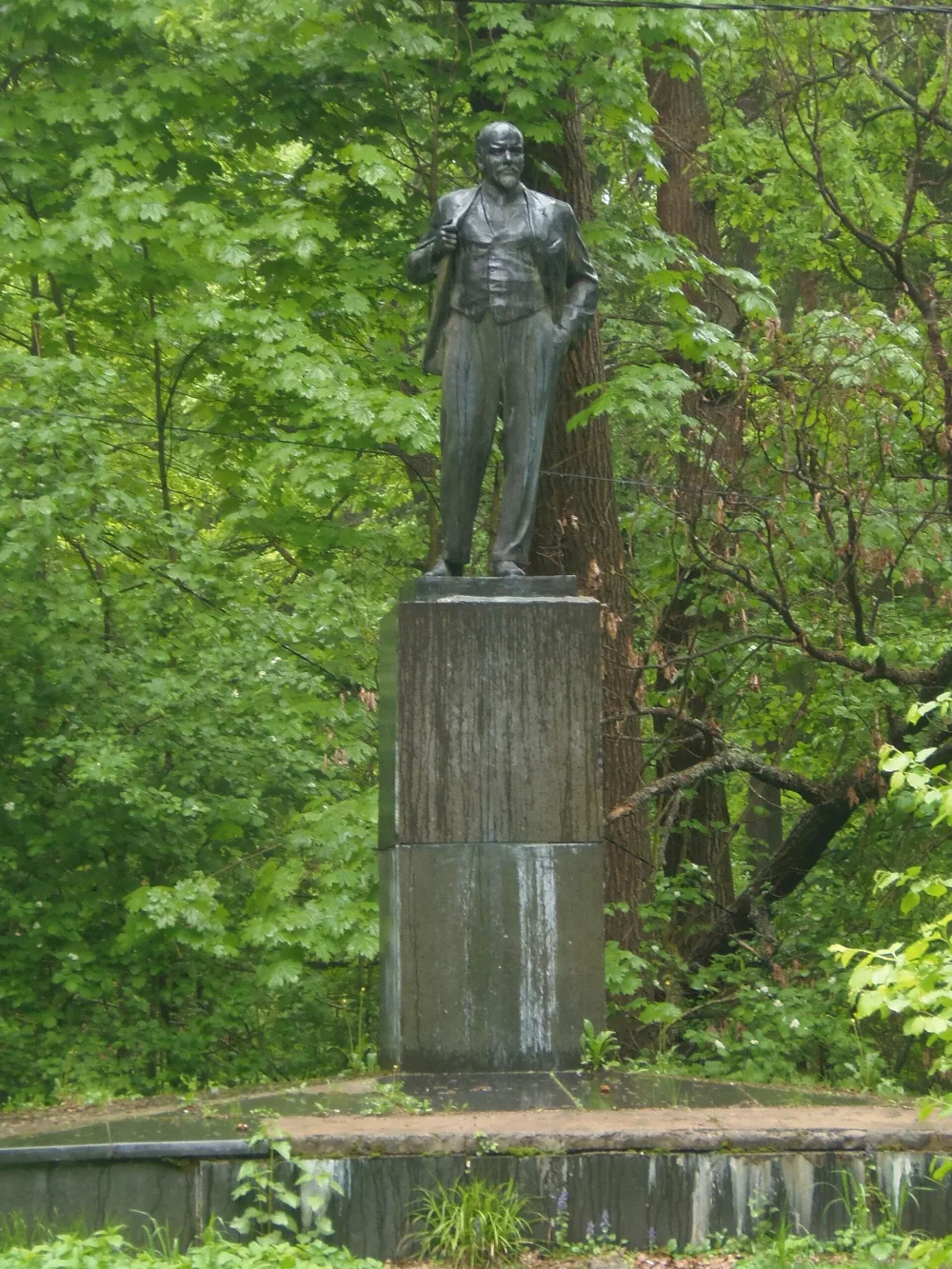 Памятник В.И. Ленину (Абрамцево)