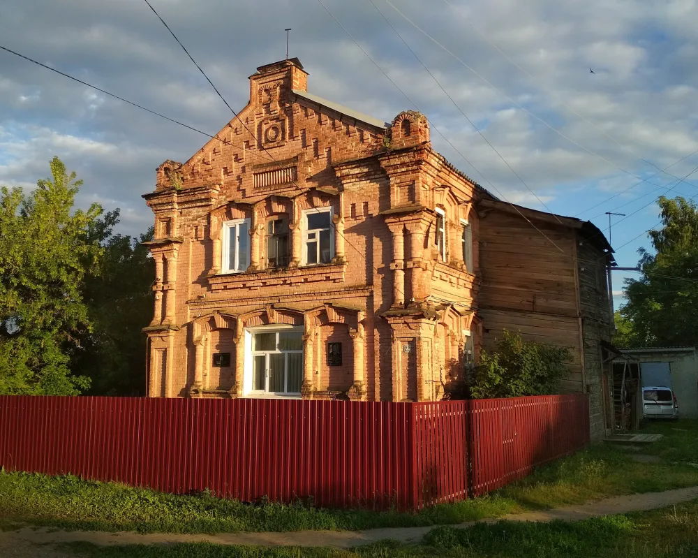Дом купца Ф.И. Ломакина (здание винного завода) (Нижний Ломов)