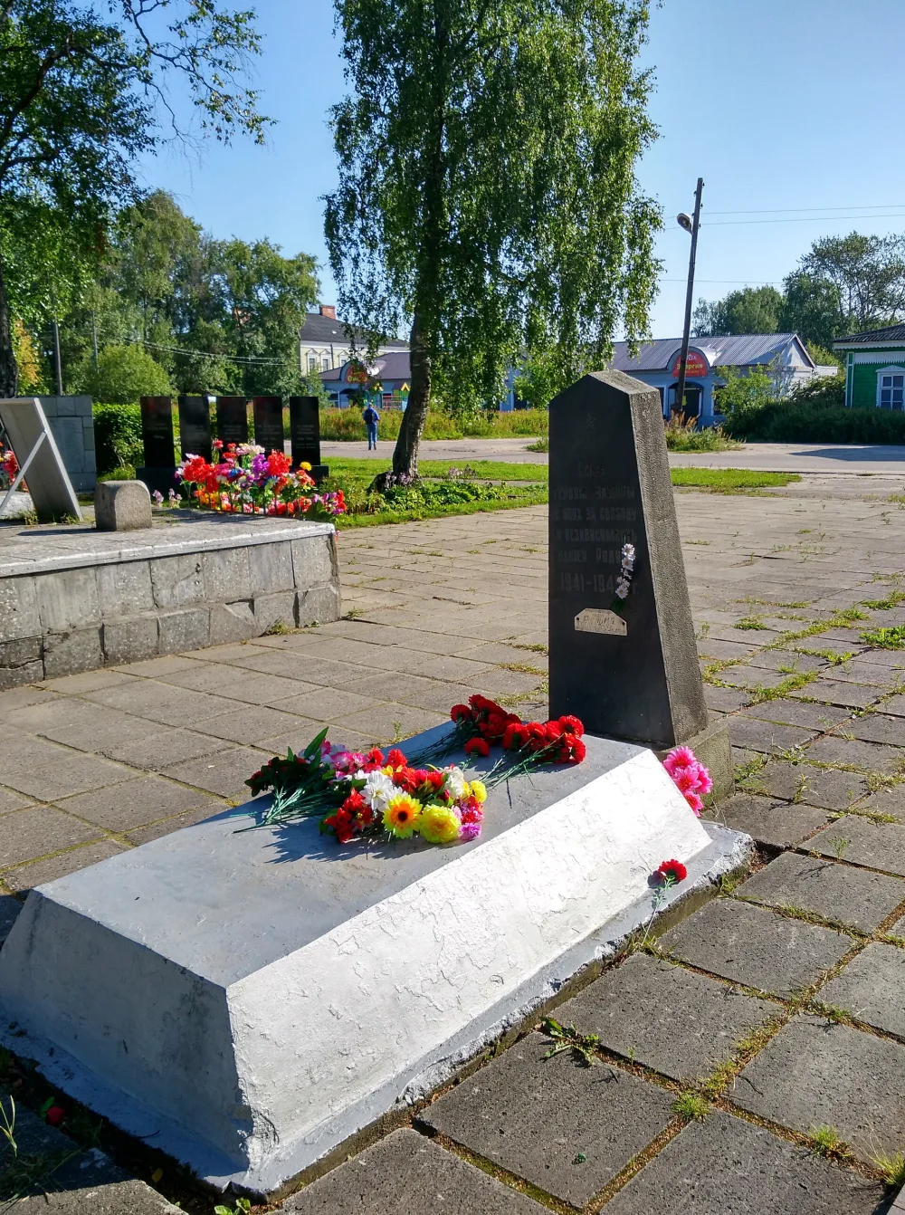 Могила Ригина Михаила Петровича, майора, начальника штаба 1072 полка, погибшего в 1944 г. (Пудож)