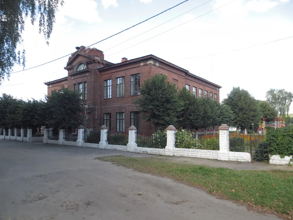 Восьмилетняя школа № 51, в которой в 1930-33 гг. учился герой Советского Союза Г.П. Александров (Иваново)