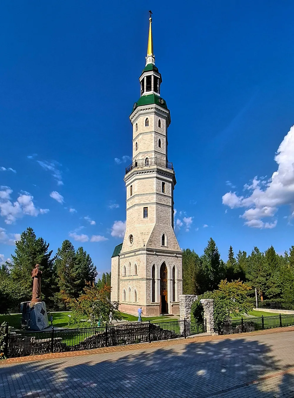 Башня-колокольня Иоанна Златоуста
