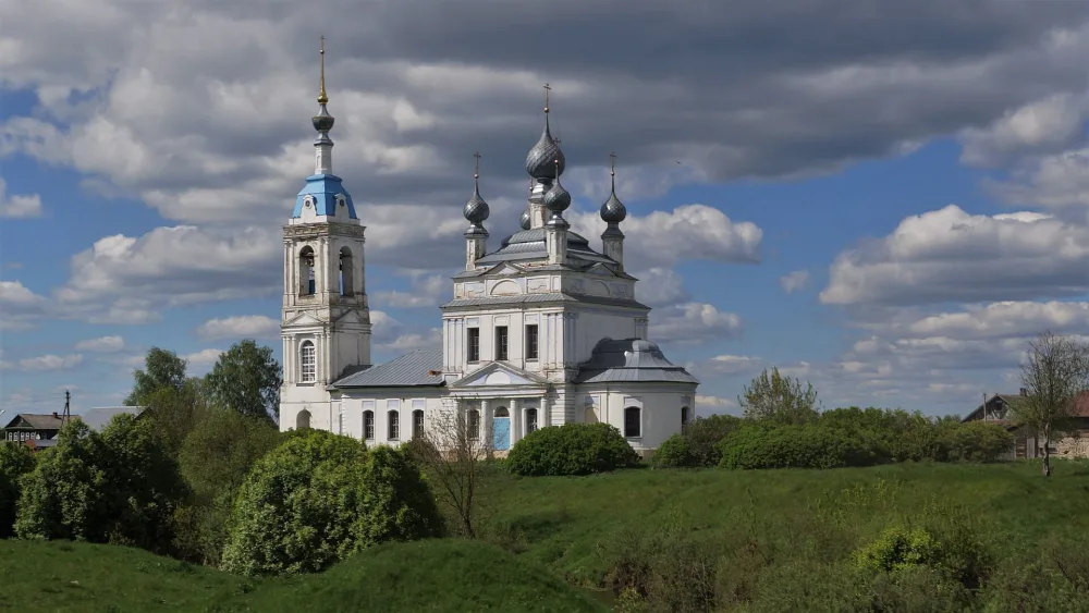Церковь Рождества Богородицы с колокольней (Савинское)