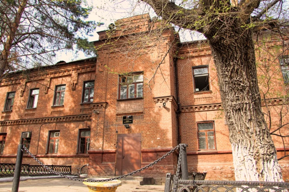 Офицерский флигель (Хабаровск)