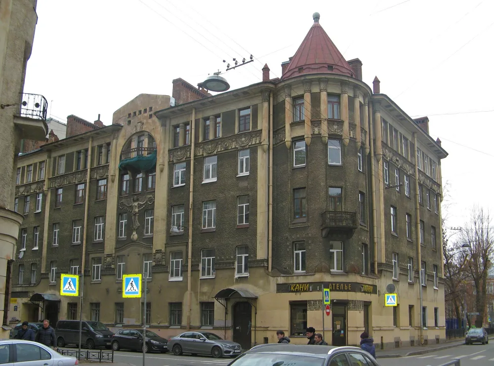 Дом Товарищества на паях для устройства жилищ, учрежденного Обществом для пособия бывшим воспитанникам Императорского Санкт‑Петербургского Коммерческого Училища и их семействам