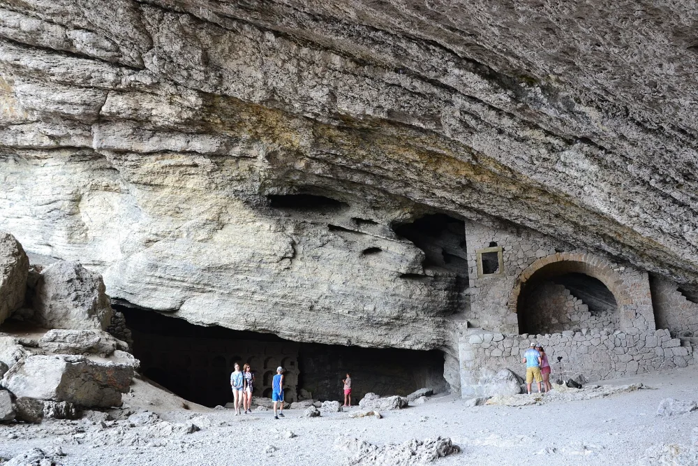 Golitsyn Grotto