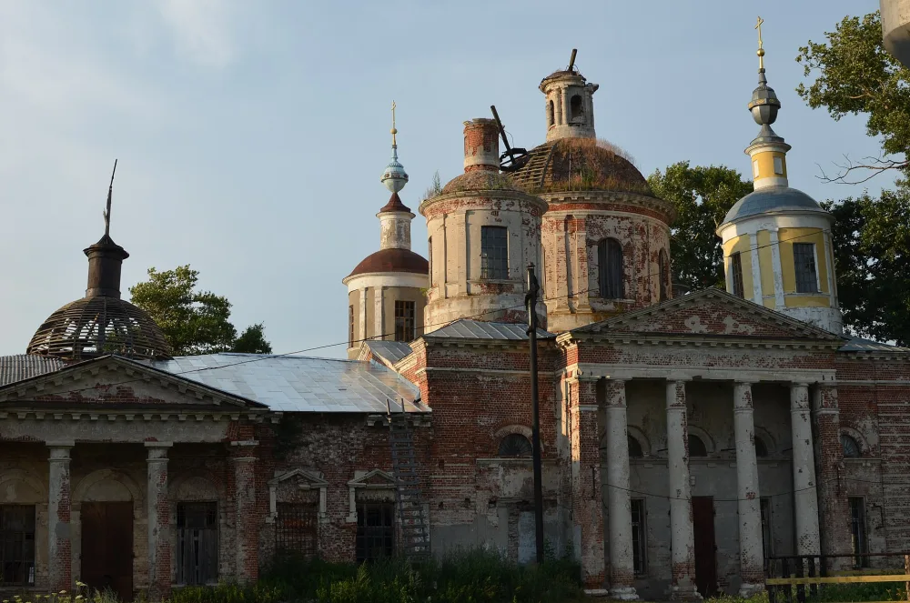 Церковь Воскресения Христова в Ловцах