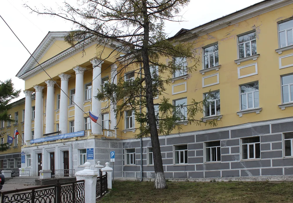 Политехникум (бывший торфяной техникум)