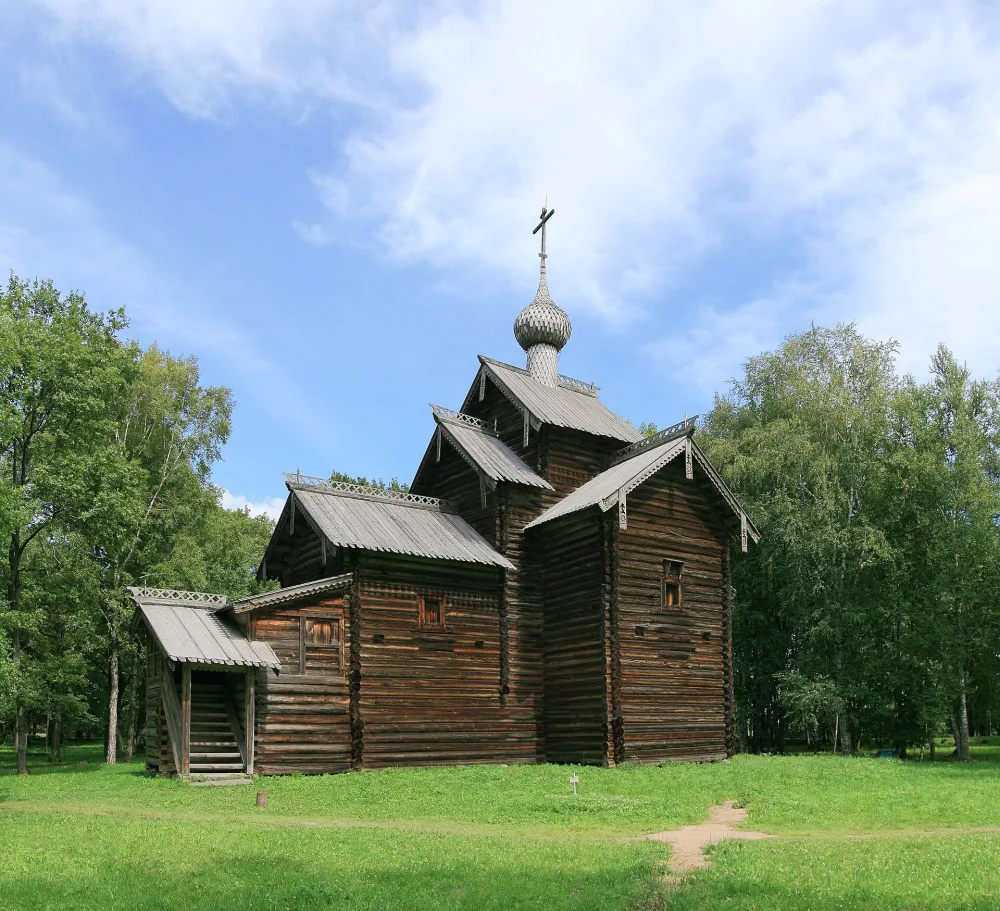 Церковь деревянная (Святителя Николая) из д. Мякишево Хвойнинского района (Великий Новгород)