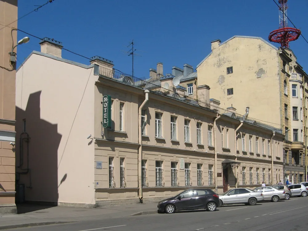Дом, в котором жили химик С.В. Лебедев (1924-1934 гг.) и художник-график А.П. Остроумова-Лебедева (1924-1955 гг.)