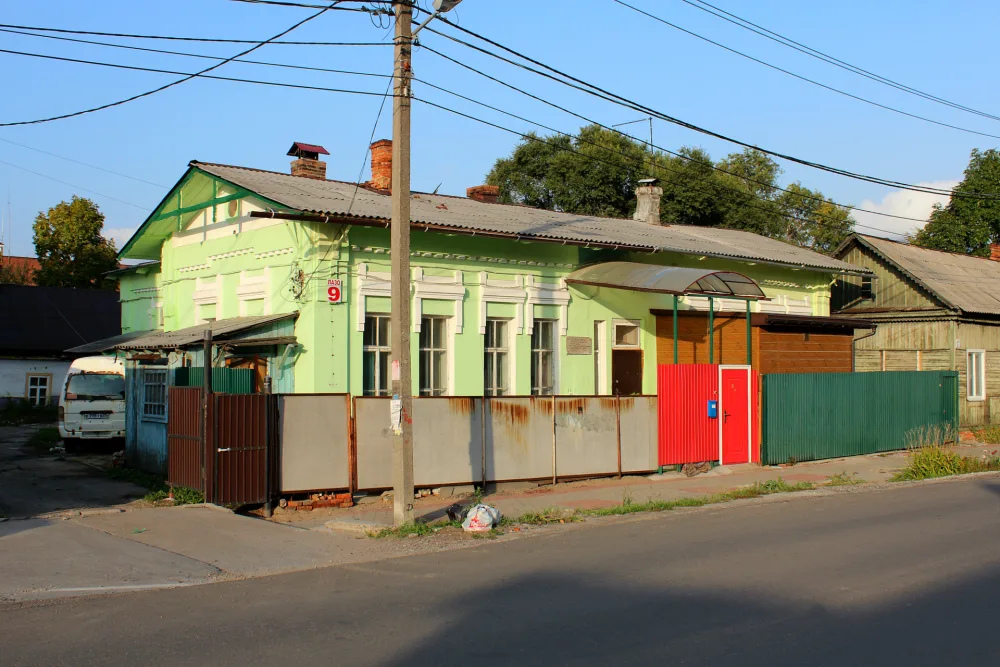 Дом, в котором размещался подпольный Никольск-Уссурийский горком РКП(б) в 1919-1920 гг. (Уссурийск)