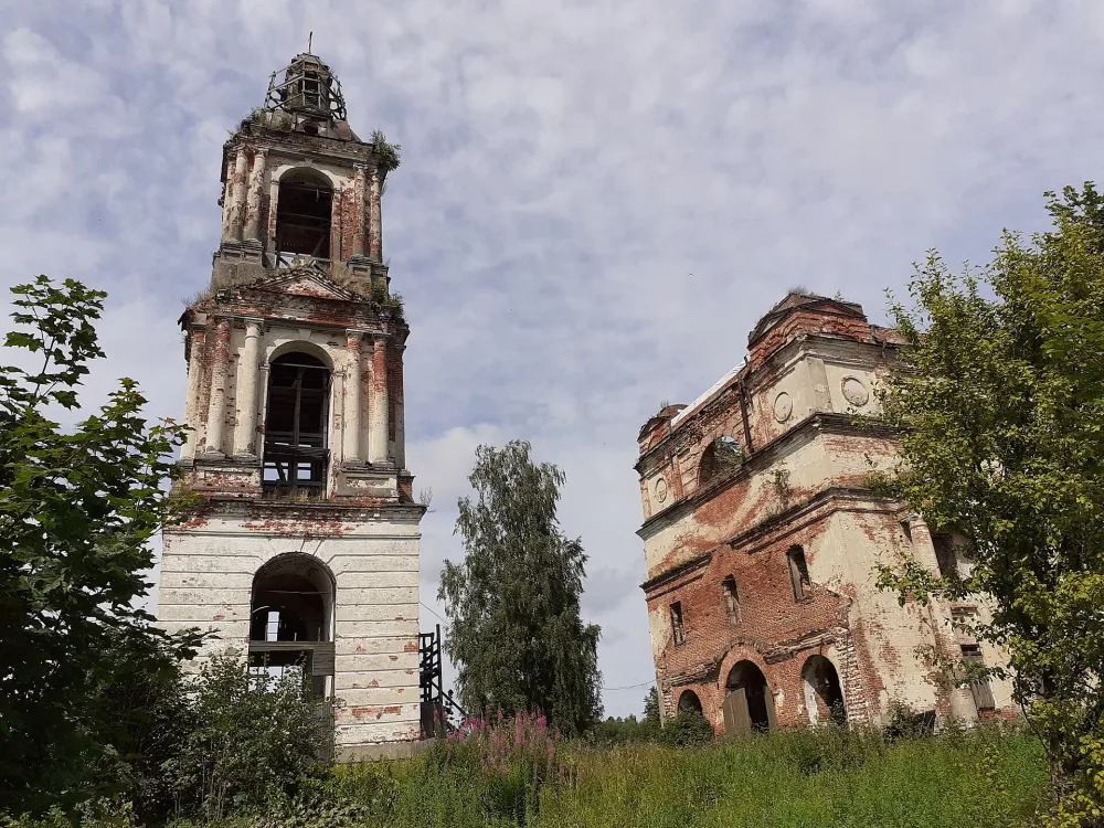 Церковь Николая Чудотворца с колокольней (Николо-Корма)