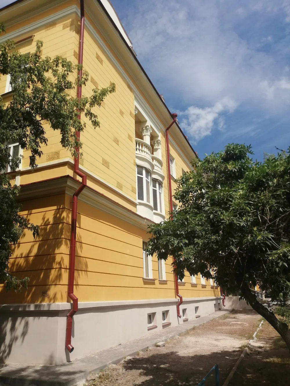 Памятник сталинского классицизма (Оренбург)