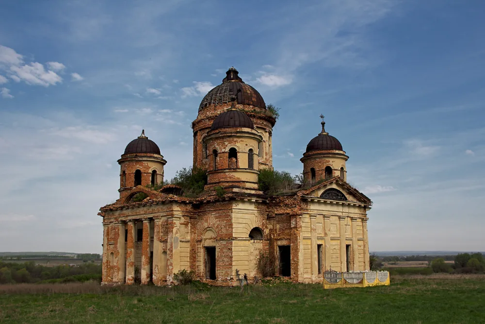 Храм Троицы Живоначальной (Пятино)