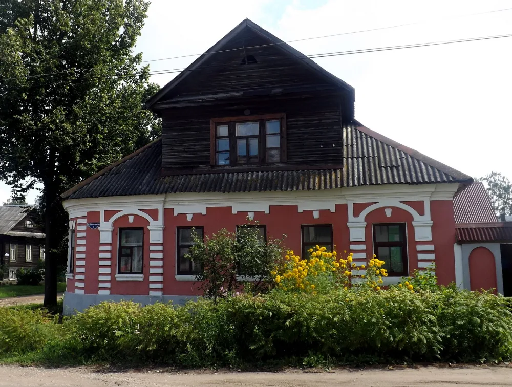 Жилой дом (Осташков)