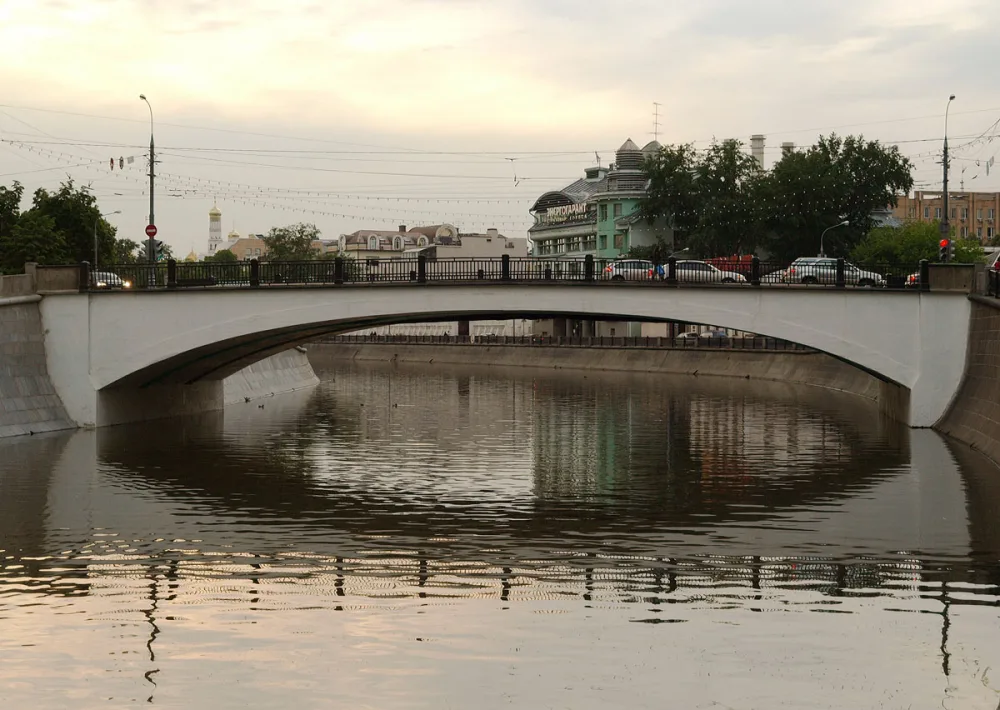 Комиссариатский мост