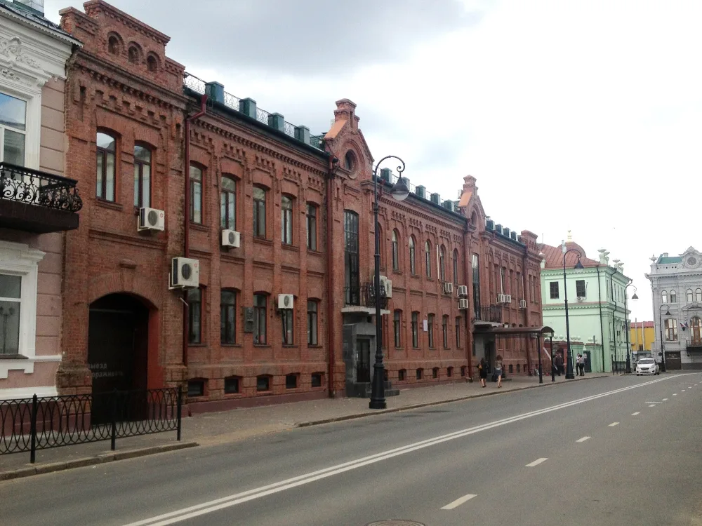 Дом, в котором жил заслуженный деятель искусств ТАССР Тази Гиззат (здание номеров П.С. Барабанова) (Казань)